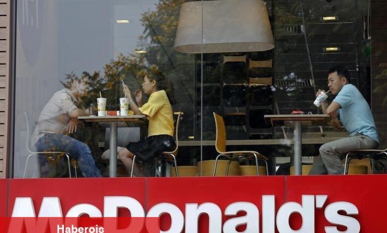 Argus, fiyat artışlarının müşteri trafiğini etkilemesi nedeniyle McDonald’s’ı düşürdü - Haberois Argus, fiyat artışlarının müşteri trafiğini etkilemesi nedeniyle McDonald’s’ı düşürdü