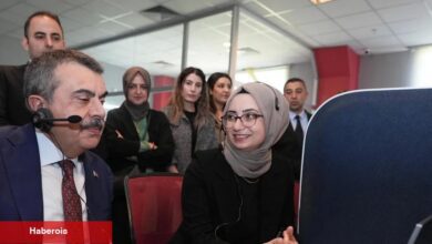 Bakan Tekin Van'da MEBİM'de davet yanıtladı