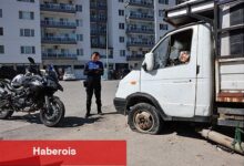 Bayraklı'da hurda araçlar kaldırılıyor
