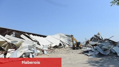 Çalı'da 2 bin 300 metrekarelik kaçak depo yıkıldı