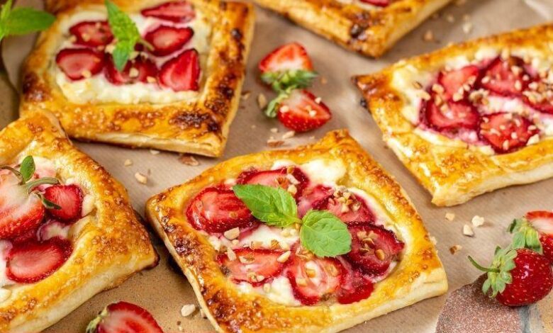 Çilekli Milföy Tatlısı - Haberois Çilekli Milföy Tatlısı