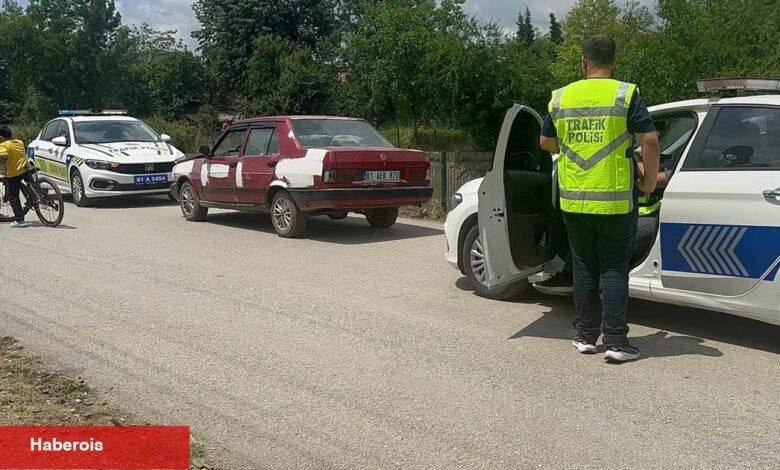 Düzce'de ehliyetsiz çocuk şoför drift faciasına neden oldu - Haberois Düzce'de ehliyetsiz çocuk şoför drift faciasına neden oldu
