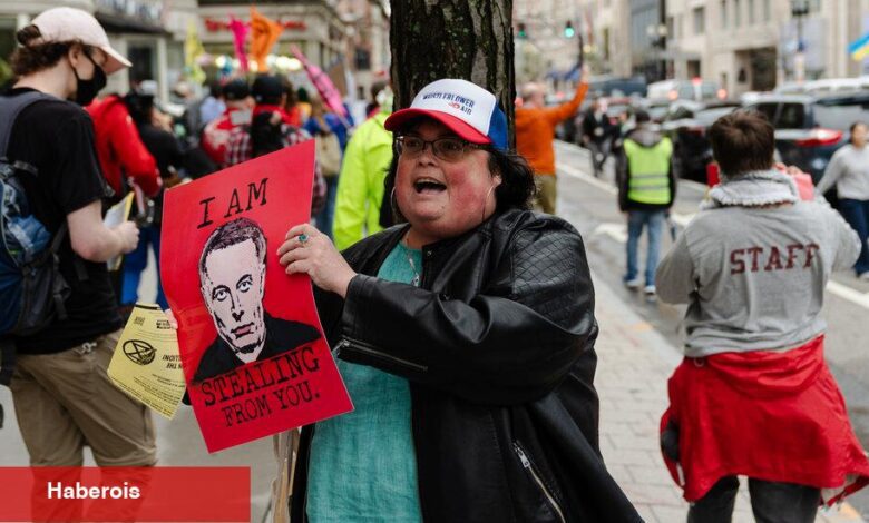 Elon Musk Beyaz Saray'dan ayrıldı, ancak Tesla'nın protestocuları bitmedi - Haberois Elon Musk Beyaz Saray'dan ayrıldı, ancak Tesla'nın protestocuları bitmedi