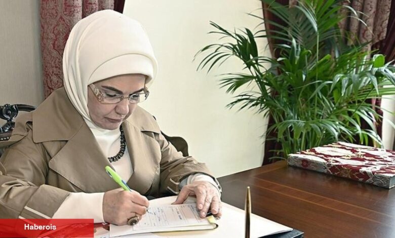 Emine Erdoğan kurbanını Türk Kızılay'a bağışladı - Haberois Emine Erdoğan kurbanını Türk Kızılay'a bağışladı