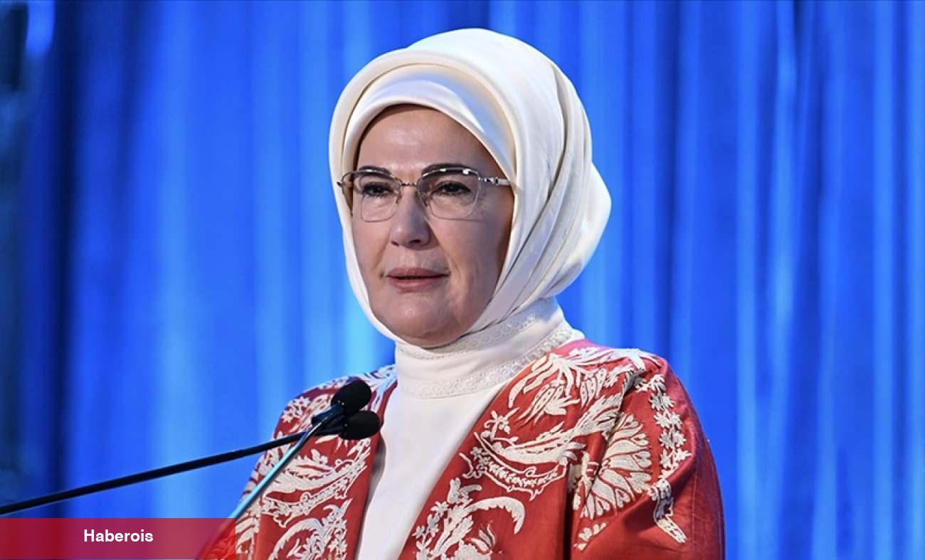 Emine Erdoğan, TÜGVA İdare Kurulu’yla bir ortaya geldi