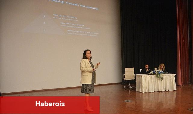 EÜ'de yapay zekâ ve mesleklerin geleceği konuşuldu - Haberois EÜ'de yapay zekâ ve mesleklerin geleceği konuşuldu