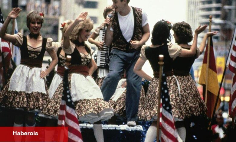 Ferris Bueller'in yeleği açık artırma bloğuna çarpıyor. 'Herkes, kimse?' - Haberois Ferris Bueller'in yeleği açık artırma bloğuna çarpıyor. 'Herkes, kimse?'