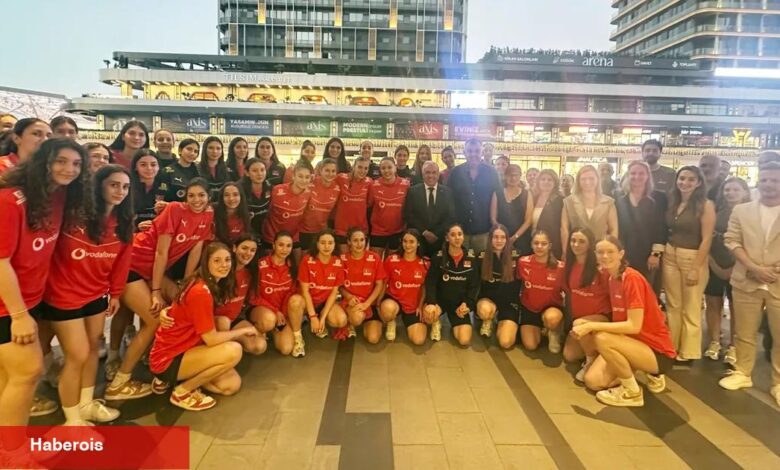 Filenin genç sultanlarına Bursa'da moral yemeği - Haberois Filenin genç sultanlarına Bursa'da moral yemeği