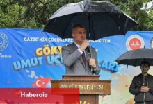 Gölcük'te yüzlerce kişi yağmur altında Filistin için tek yürek oldu