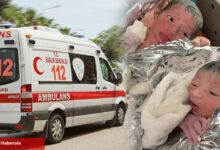 Hastaneye yetişemeyen 50 yaşındaki bayan ikizlerini ambulansta dünyaya getirdi