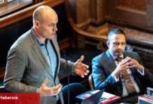Iowa Demokrat, 'Hepimiz Öleceğiz' Açıklamalardan Sonra Ernst'e meydan okuyacak