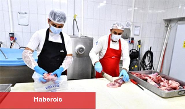 İzmirlilerin et bağışları gereksinim sahiplerine ulaştırılıyor - Haberois İzmirlilerin et bağışları gereksinim sahiplerine ulaştırılıyor
