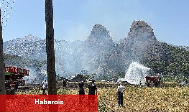 Kemer'de çalılık alanda yangın