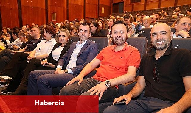 KO-MEK kursiyerlerine sahnede tam not