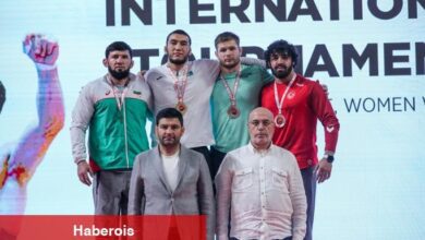 Kocaeli'deki güreş turnuvasında 3. gün sona erdi