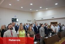 Lider Şadi Özdemir Peja'nın Kurtuluş Günü merasimlerine katıldı