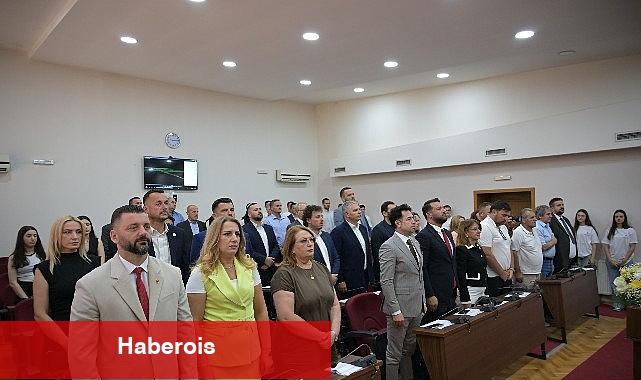 Lider Şadi Özdemir Peja'nın Kurtuluş Günü merasimlerine katıldı