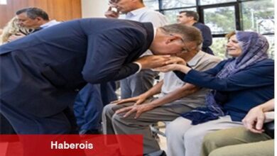 Merhum Lider Zeyrek'in ailesi ile CHP Lideri Özel taziyeleri kabul etti