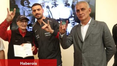 Merih Demiral: "Bozkurt pozunu Aziz Sancar istedi"