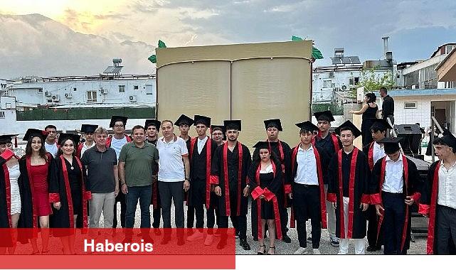 Öğrencilerin mezuniyet sevinci - Haberois Öğrencilerin mezuniyet sevinci