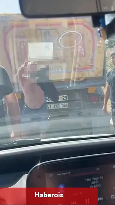 Oyuncu Mehmet Akif Akdeniz otobanda öldüresiye darp edildi! Dehşet dolu anlar sonrası açıklama