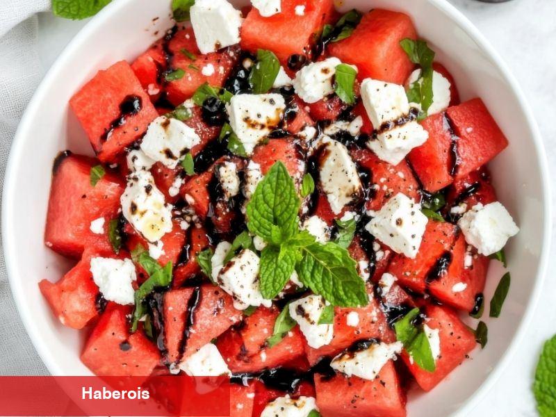 Peynirli Karpuz Salatası
