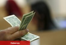 PİYASAYA BAKIŞ-Dolar, euro karşısında 7 haftanın en düşük düzeyini gördü