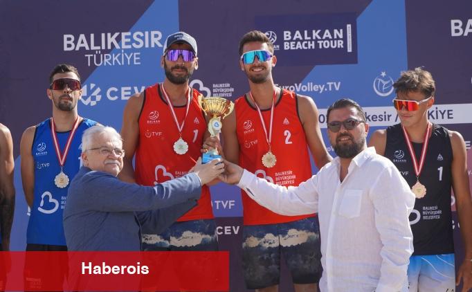 Plaj Voleybolu 2025 Balkan Şampiyonluğunu Türkiye kazandı! - Haberois Plaj Voleybolu 2025 Balkan Şampiyonluğunu Türkiye kazandı!
