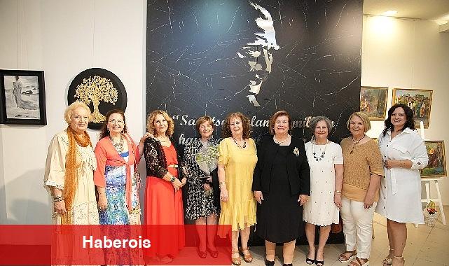 'Sanatın Işığında' 9 Cumhuriyet Bayanı Ressamdan Manalı Stant