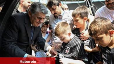 Serdal Adalı, Tüpraş Stadı'nda çocuklarla bir ortaya geldi