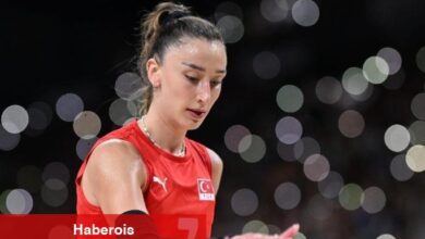 Türkiye Voleybol Federasyonu, Hande Baladın'ın sakatlandığını duyurdu