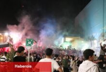 Vansporlu taraftarlar 1. Lig zaferini kutladı!