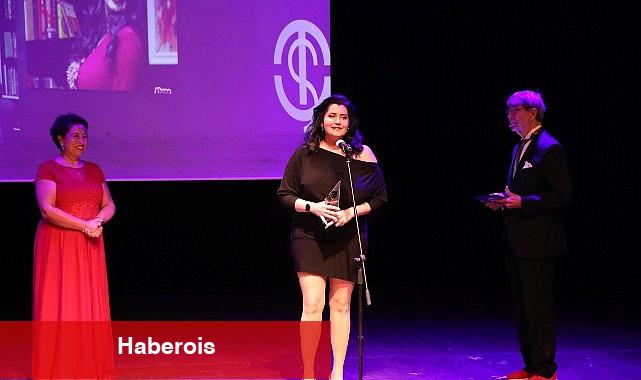 Yeni Tiyatro & Yeni Sinema Dergisi 12. Emek ve Muvaffakiyet Ödülleri'nde Kent Tiyatroları'na 7 ödül - Haberois Yeni Tiyatro & Yeni Sinema Dergisi 12. Emek ve Muvaffakiyet Ödülleri'nde Kent Tiyatroları'na 7 ödül