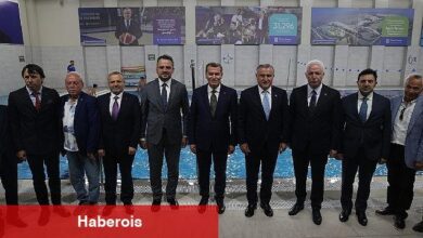Zeytinburnu'na Kazandırılan 3'üncü Yüzme Havuzunun Açılışını Gençlik ve Spor Bakanı Osman Aşkın Bak Yaptı